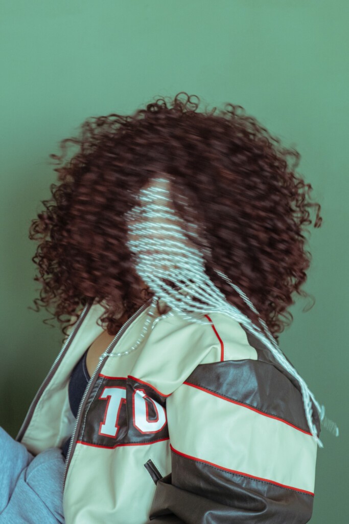 « On m’a jeté l’oeil » avec Anya Nousri - Les Modernes - librairie Grenoble « On m’a jeté l’oeil » avec Anya Nousri - Les Modernes - librairie Grenoble