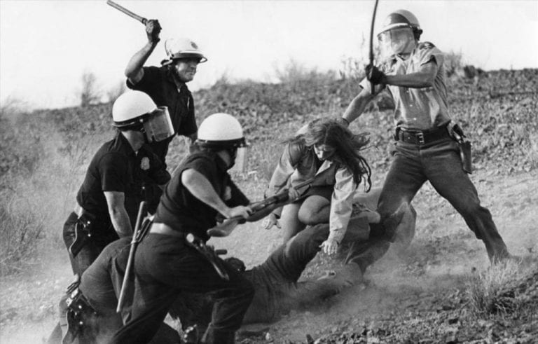 Punishment Park de Peter Watkins - Les Modernes - librairie Grenoble